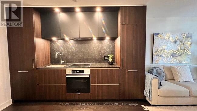 Building Photo - 15 Mercer St