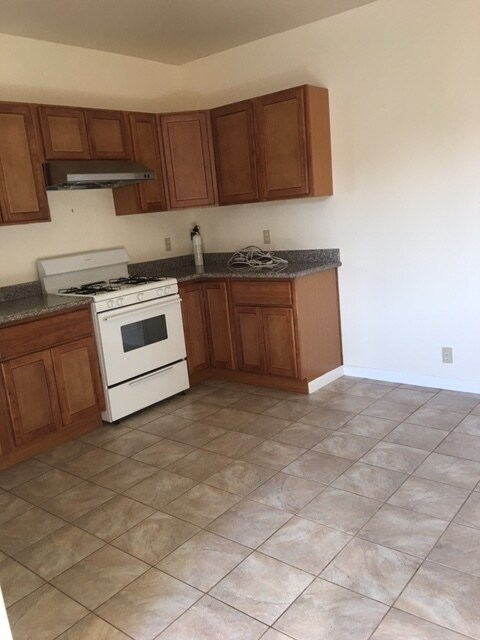 Kitchen - 2124 13th Ave