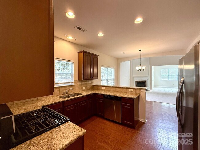 Foto del edificio - 1304 Ridgehaven Rd