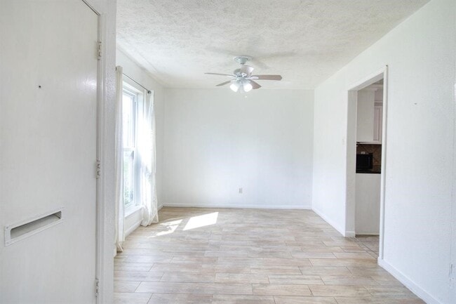Building Photo - 11667 Sabo Rd