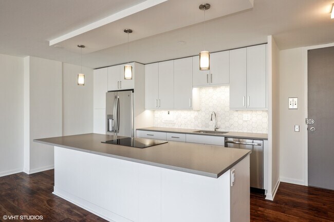 Foto del edificio - 330 W Diversey Pkwy