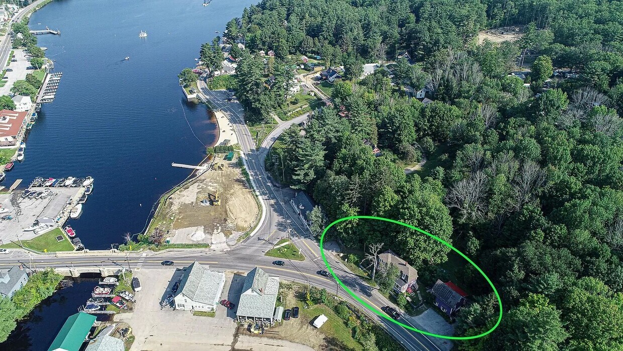 370 Main St Unit Upstairs 2, Alton, NH 03809 Apartments at 370 Main