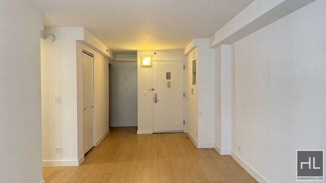 Building Photo - East 39th Street