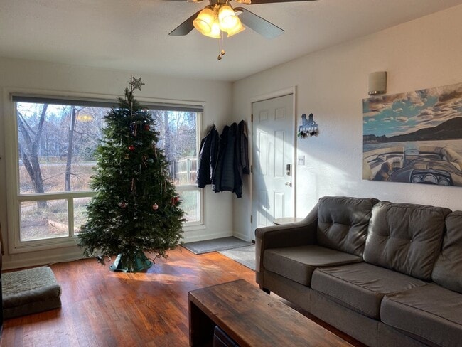 Building Photo - 1724-1726 Morningside Dr