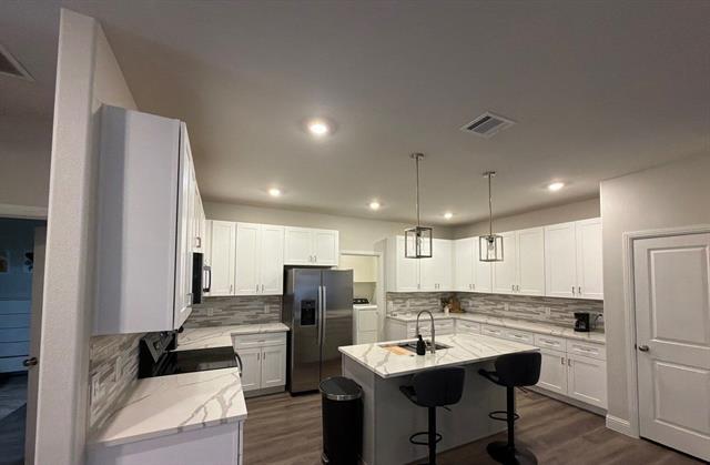 Foto del edificio - 2414 Forest Hill Ln