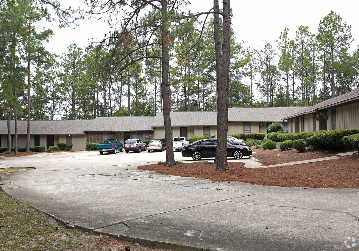 Primary Photo - Pinebrook Apartments