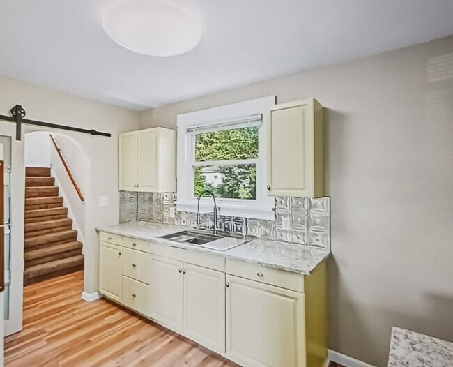 Foto del edificio - 1039 N Keel Ridge Rd