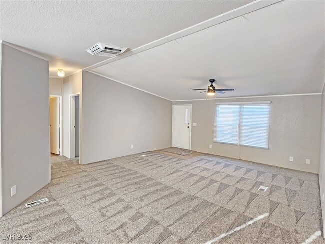 Building Photo - 320 W Comstock Cir N