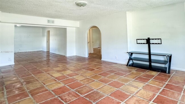 Foto del edificio - 5319 Lake Blvd
