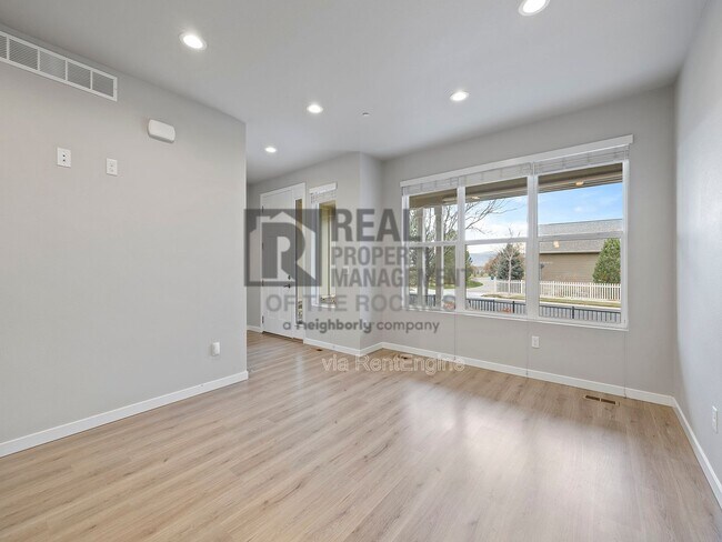 Building Photo - 744 Wagon Trail Rd