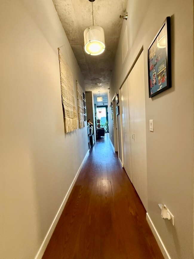 Building Photo - 235 W Van Buren St