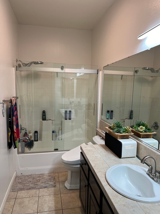 Foto del edificio - 10818 Cypress Falls Ave