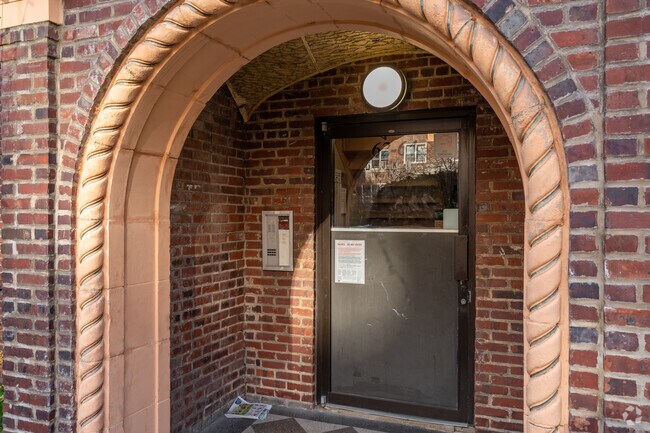 Building Photo - 62-64 Saunders St
