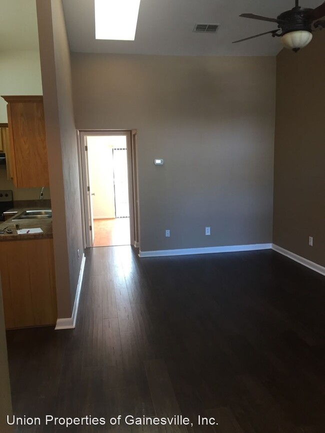 Building Photo - 2 br, 1 bath House - 2847 SW 39th Avenue