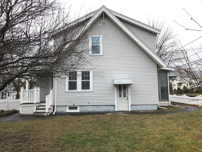 Building Photo - 83 Keystone St