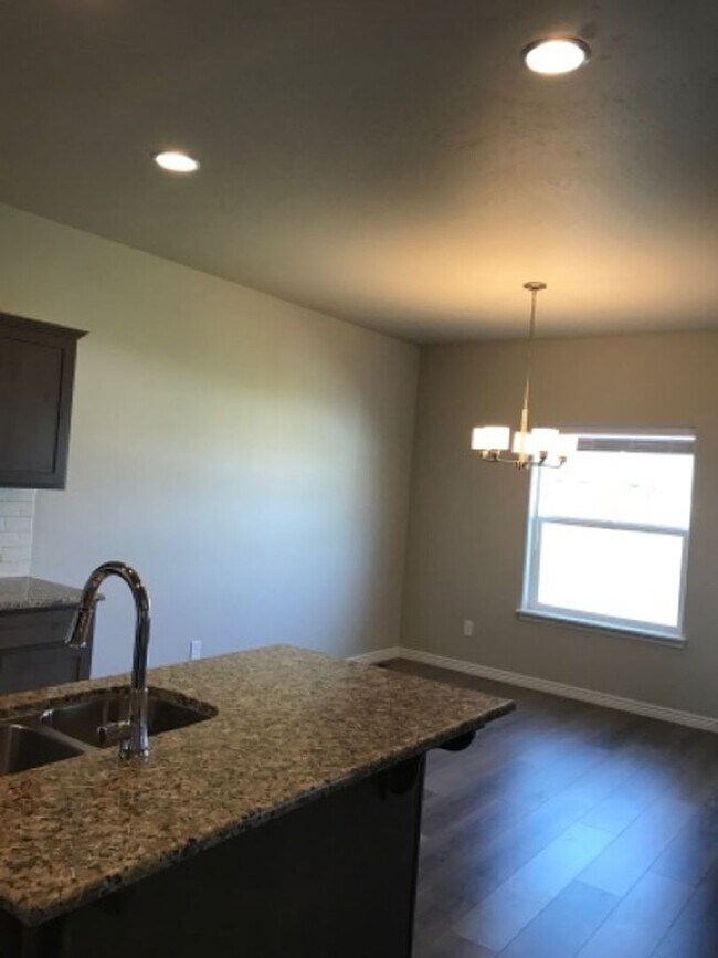 Foto del edificio - 1243 Langford Way