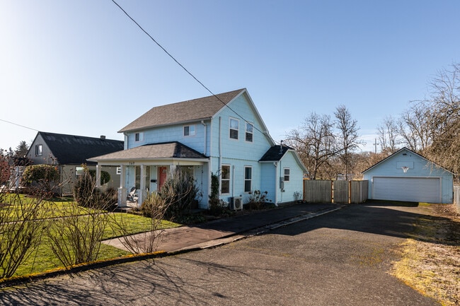 Building Photo - 169 N Vernonia Rd