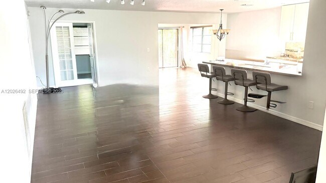 Foto del edificio - 2736 Carnation Ct
