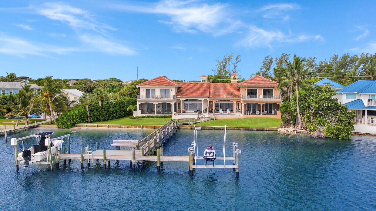 18385 SE Federal Hwy, Tequesta, FL 33469 Townhome Rentals in Tequesta