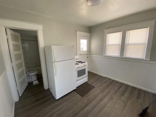 Foto del edificio - 815 Evergreen St SE