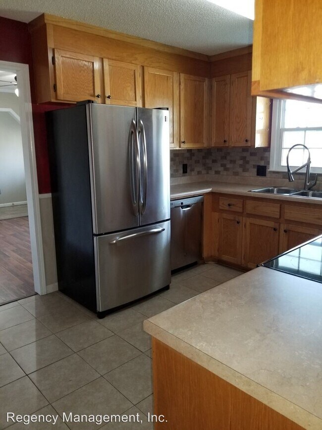 Building Photo - 4 br, 2 bath House - 102 North Woodlawn