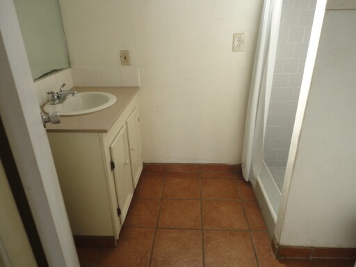 Foto del edificio - 172 N G St
