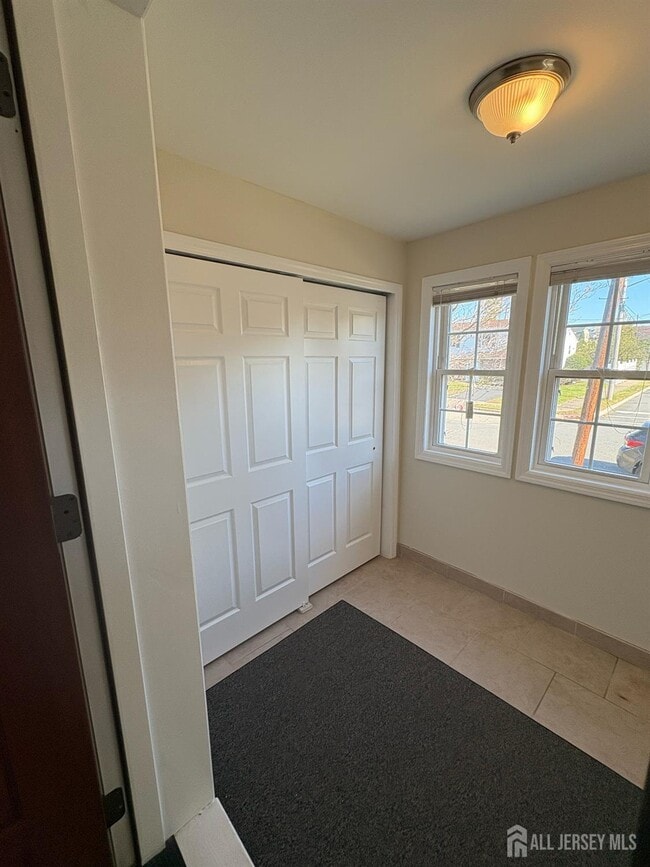 Building Photo - 33 Hermann St