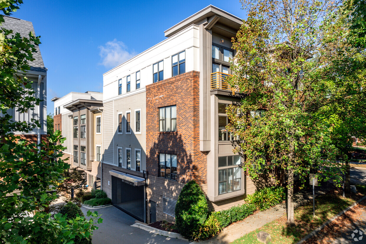 Primary Photo - Cityview Lofts