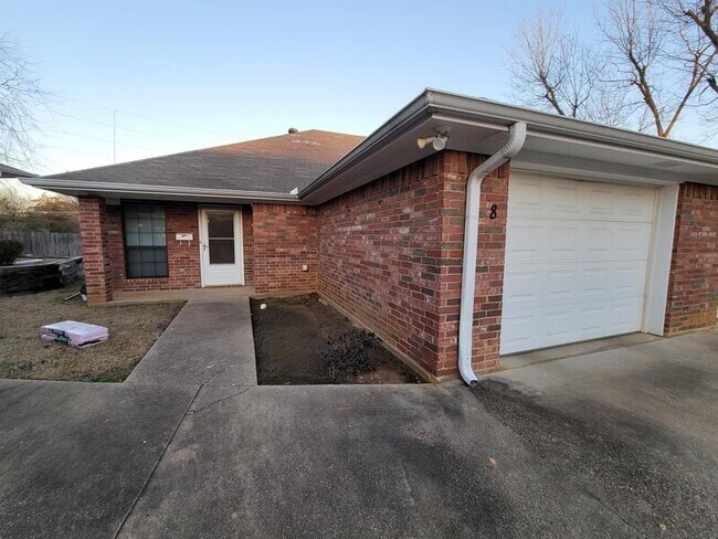 Foto del edificio - 640 Canada St