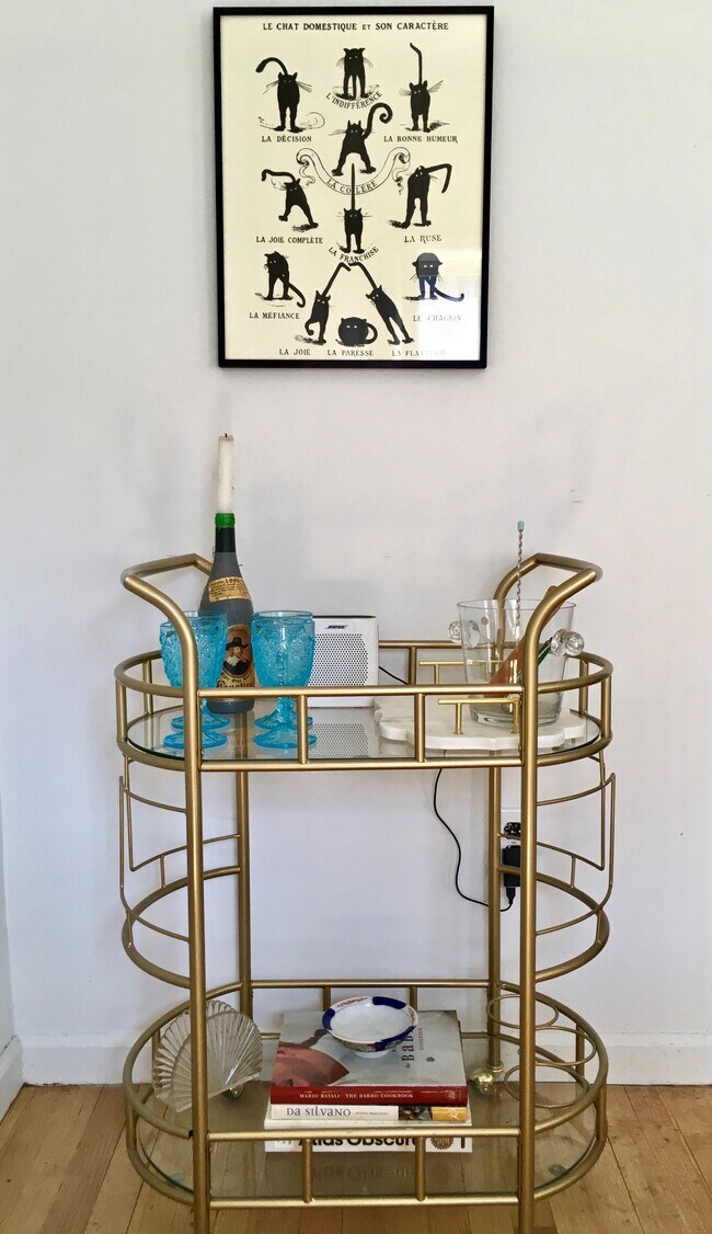 Foto del edificio - SOHO/GV FULL-FLOOR 2BR w/ TERRACE