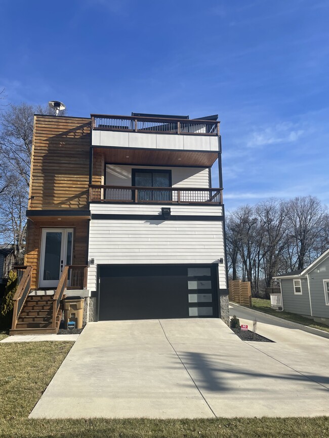 Foto del edificio - 3108 Curtis St