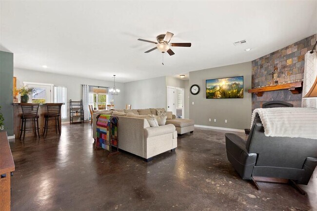 Foto del edificio - 421 Sweetbough St