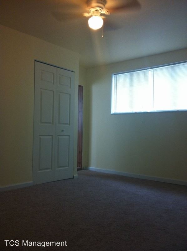Foto del edificio - 7016 Woodland Ave