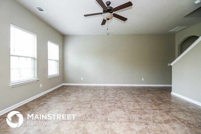 Building Photo - 160 Lyndhurst Dr