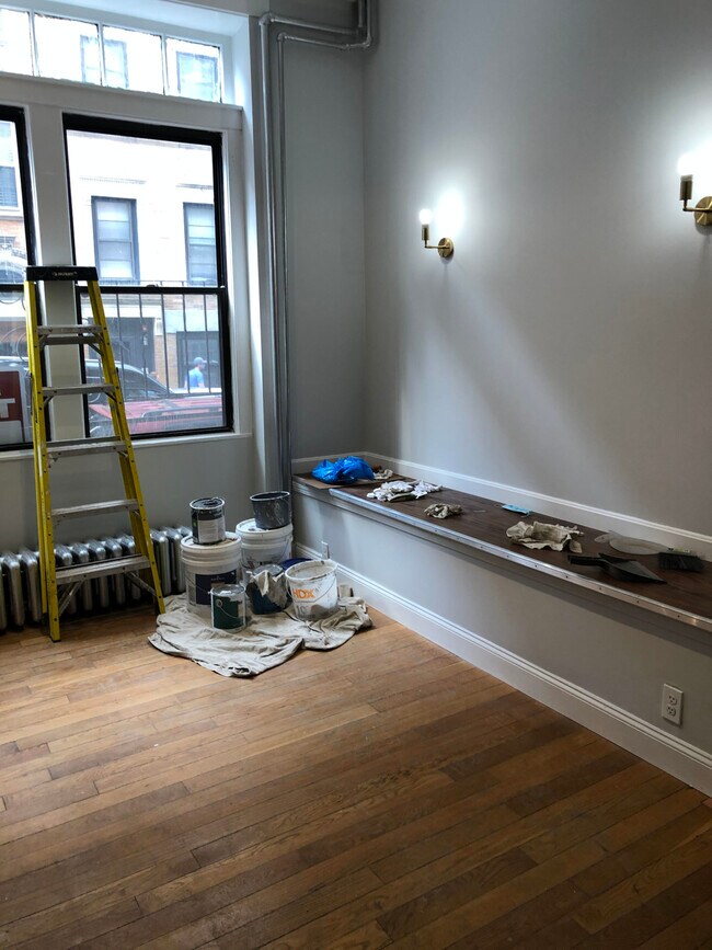 Building Photo - 83 W Cedar St