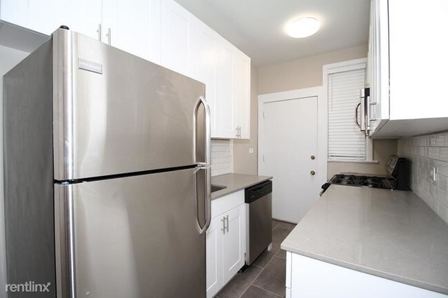 Foto del edificio - 3419 N Elaine Pl