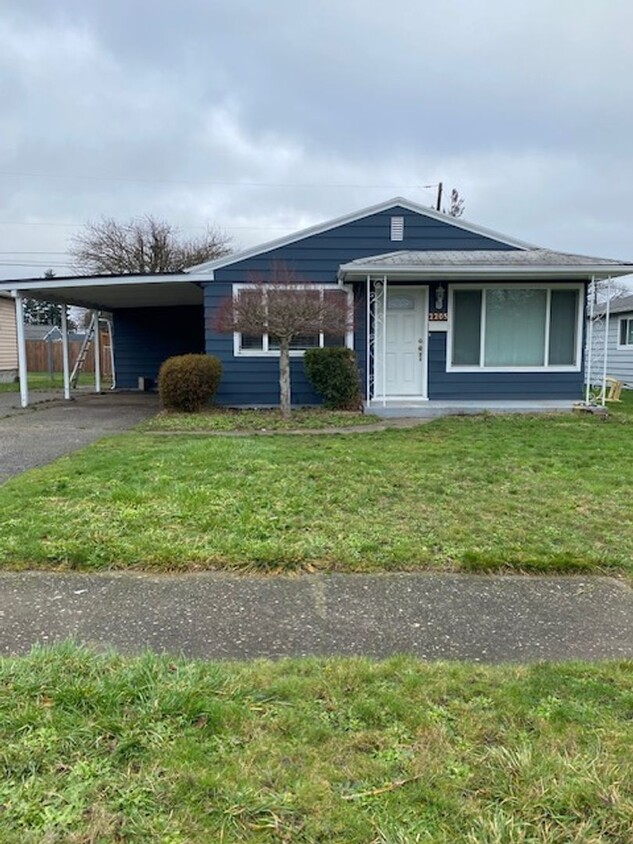 Primary Photo - Updated 3 BD and 1 BA house in Tacoma! All...