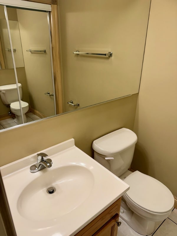 Building Photo - 1616 Spring Valley Dr