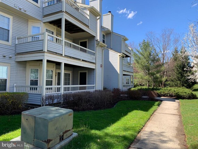 Foto del edificio - 112 Lowell Ct