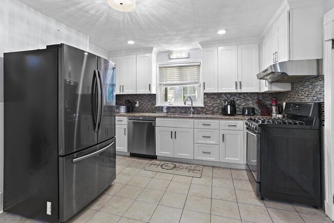 Building Photo - 181 Green St