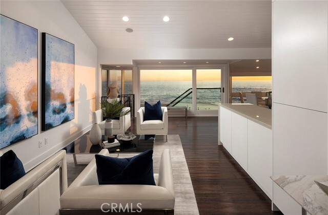 Building Photo - 2800 Ocean Front
