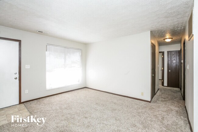 Building Photo - 3218 Pawnee Dr