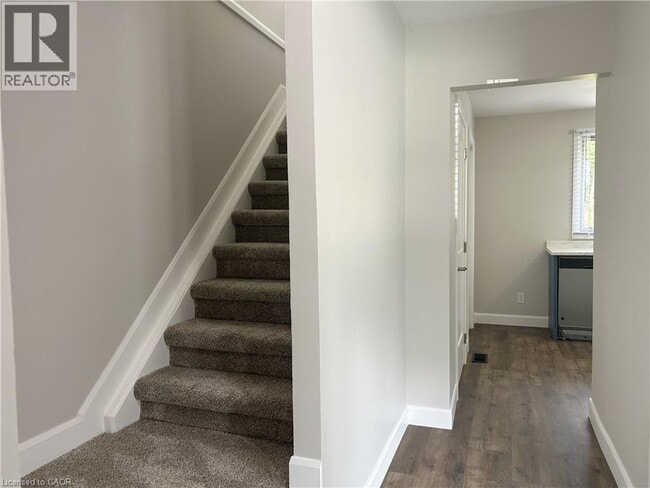 Building Photo - 57 Oakwood Ave