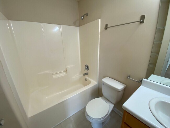 Foto del edificio - BRIDGEWATER HOME! PRE-LEASING FOR AUGUST 1st 2026!