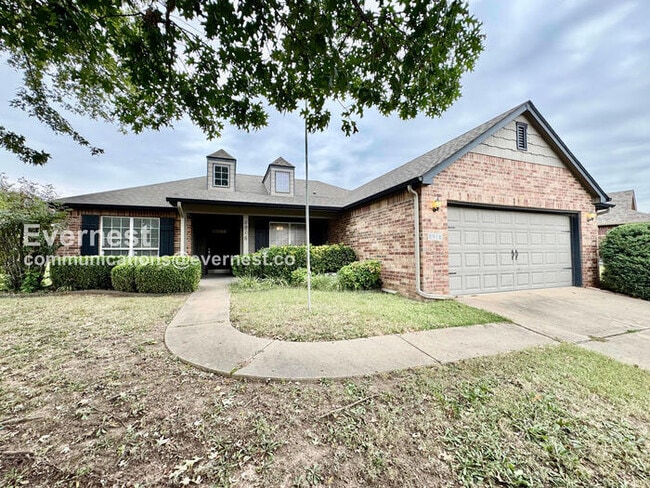 Foto del edificio - 3 Bed/2 Bath Home with Garage / Pet-Friend...