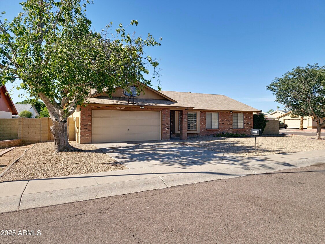 Foto principal - 8580 W St John Rd