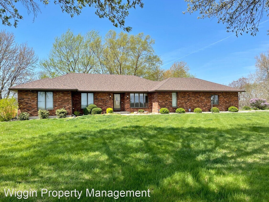 Primary Photo - 3 br, 2 bath House - 4900 Lakeview Dr