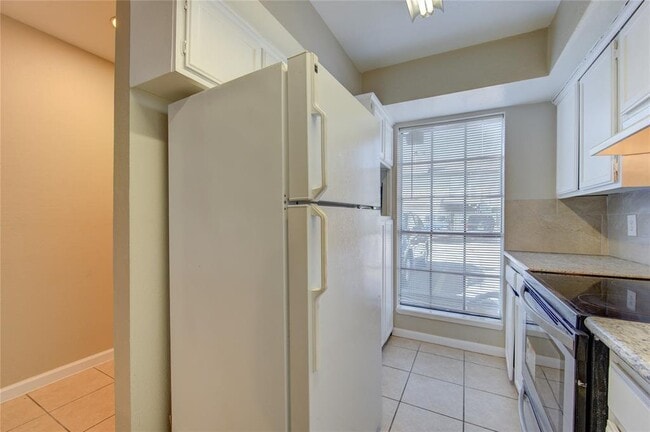 Building Photo - 12653 Windsor Village Dr