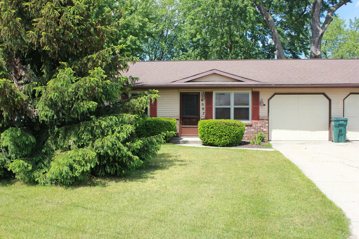 Primary Photo - 6597 Lily St