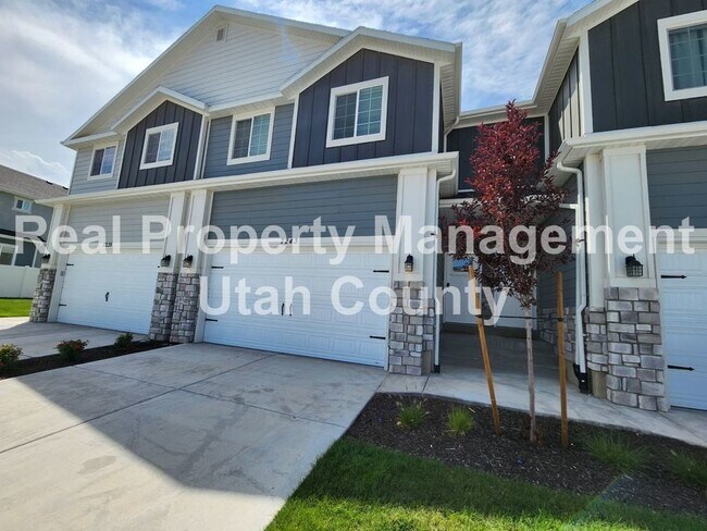 Building Photo - New Reduced Price